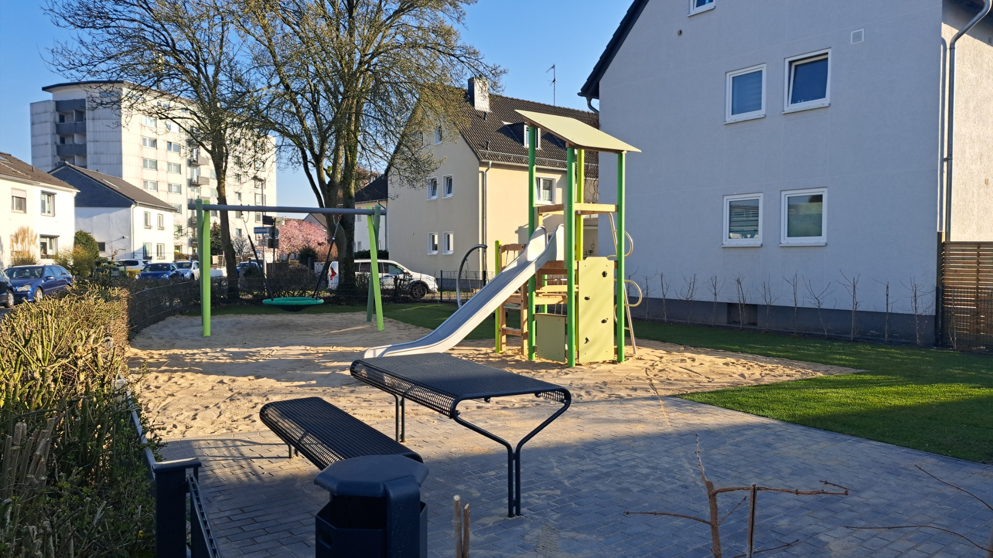 Neuer Spielplatz auf der Heinrichstraße – Fast fertig!