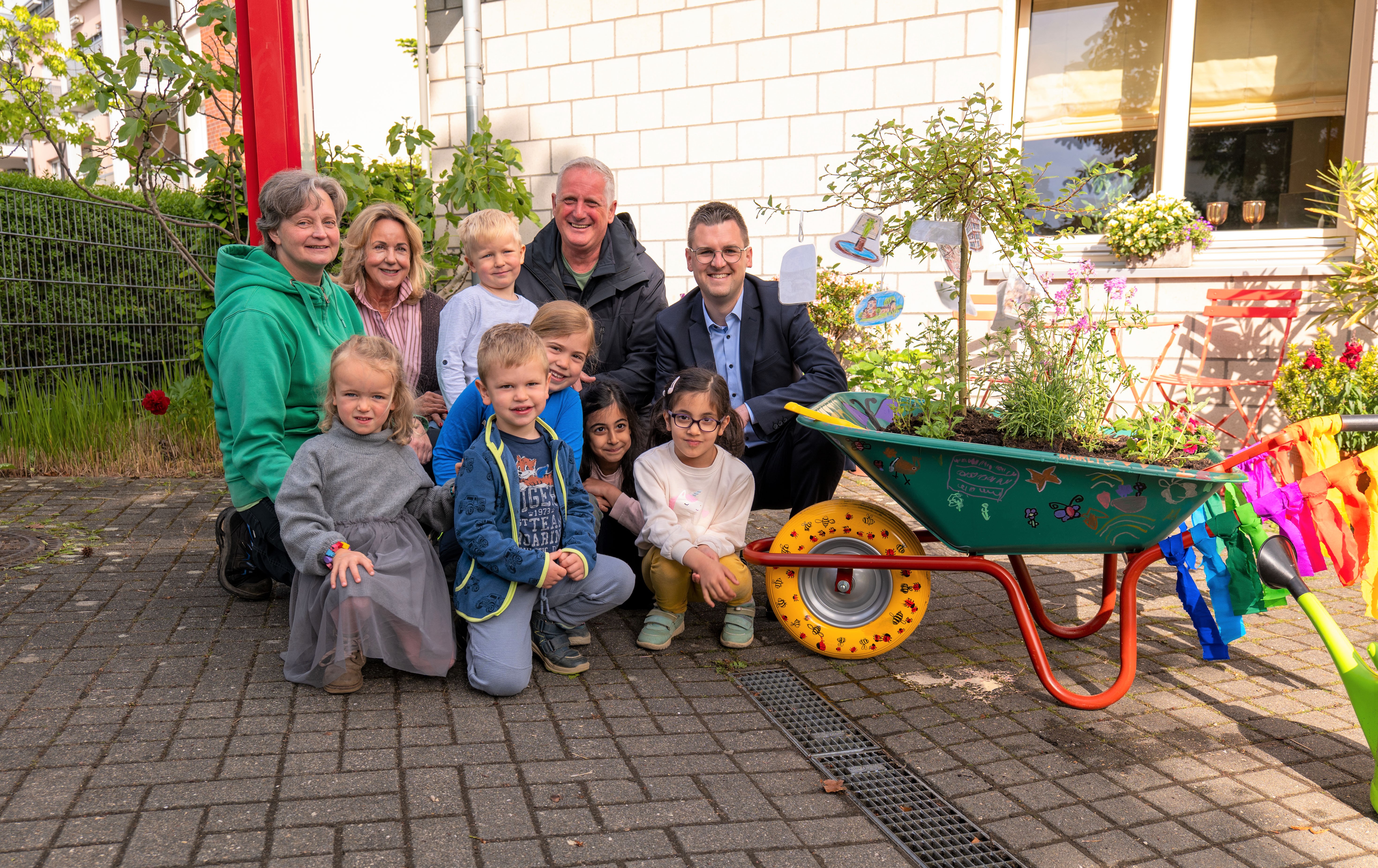 Kinder lassen Stadtbild erblühen