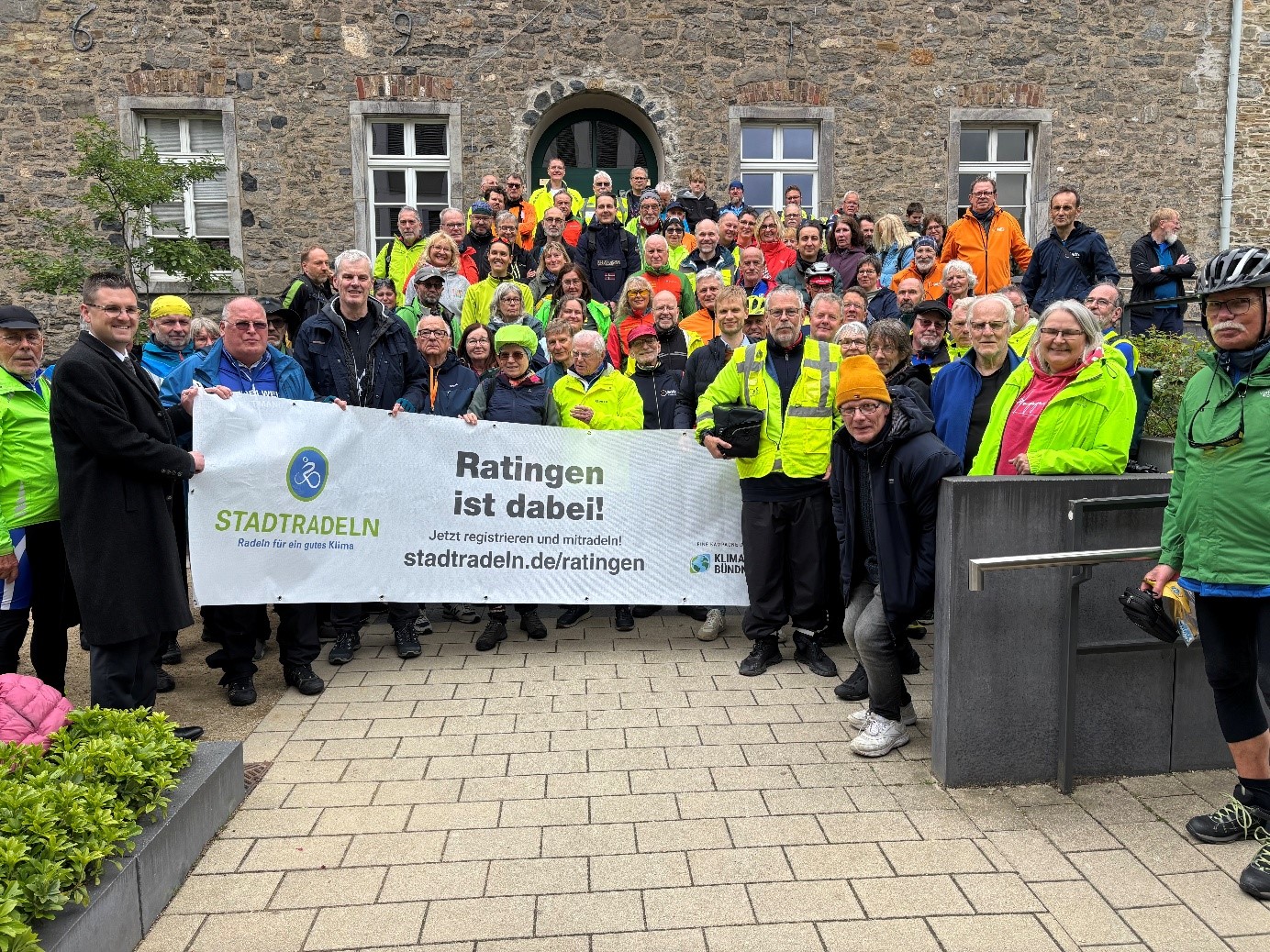 Sternfahrt mit 100 Teilnehmenden zum Auftakt des Stadtradelns 2026